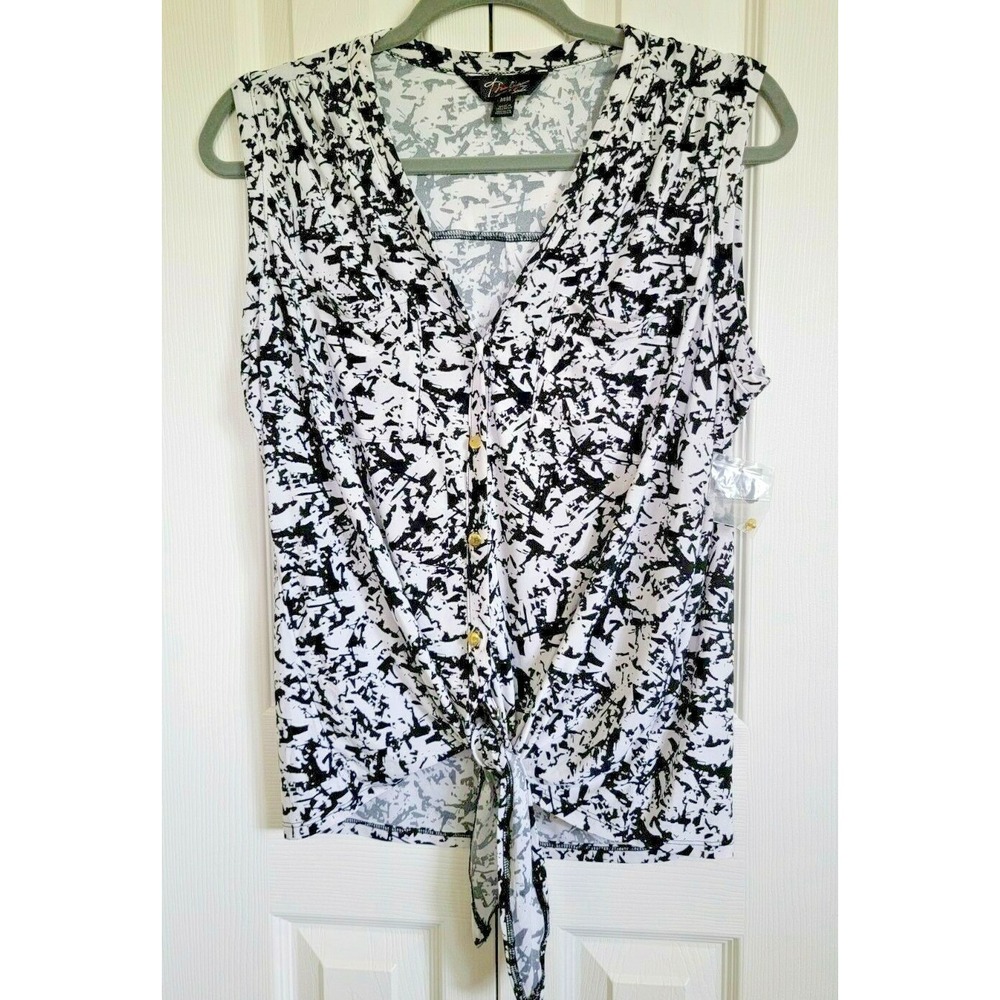 Thalia Sodi Sleeveless Top Size Medium Black White Front‎ Tie Paint Spatter NWT